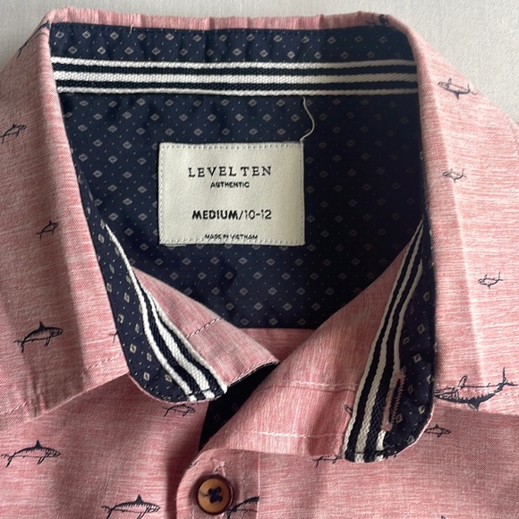 Level Ten boys button down short sleeve size 10-12…Excellent Condition! - Picture 2 of 2